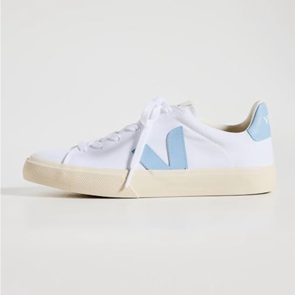 New/ unused VEJA white steel Campo Sneaker
